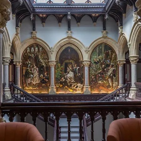 William Tower Stone Cross Mansion ألفرستون