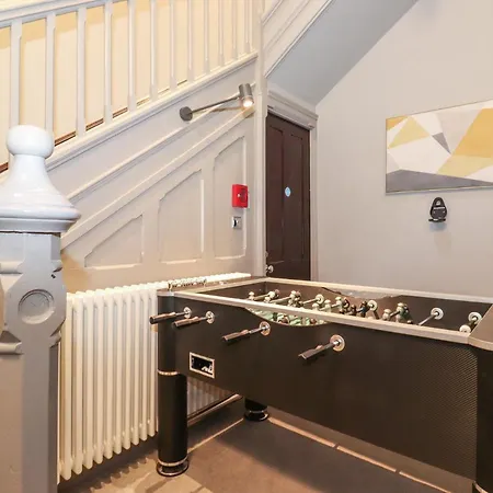 William Tower Stone Cross Mansion ألفرستون