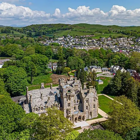 William Tower Stone Cross Mansion Apartment