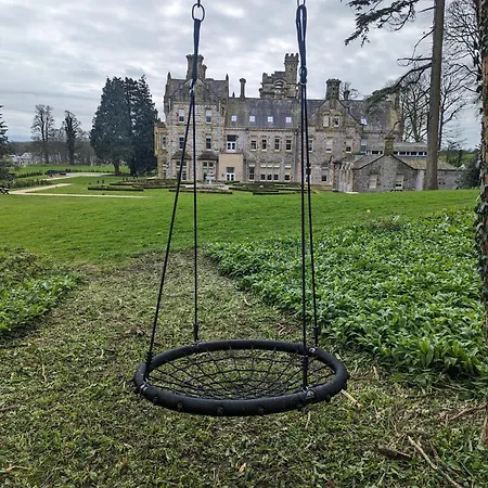 William Tower Stone Cross Mansion Apartment *